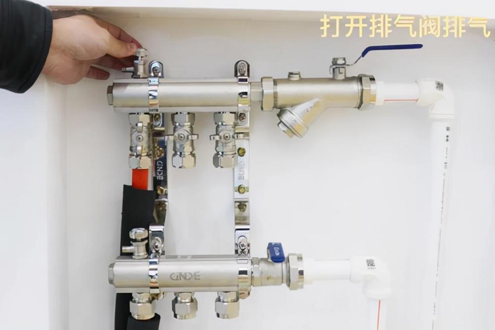 地暖到底怎么排气是正确的,地暖需要每天排气怎么办