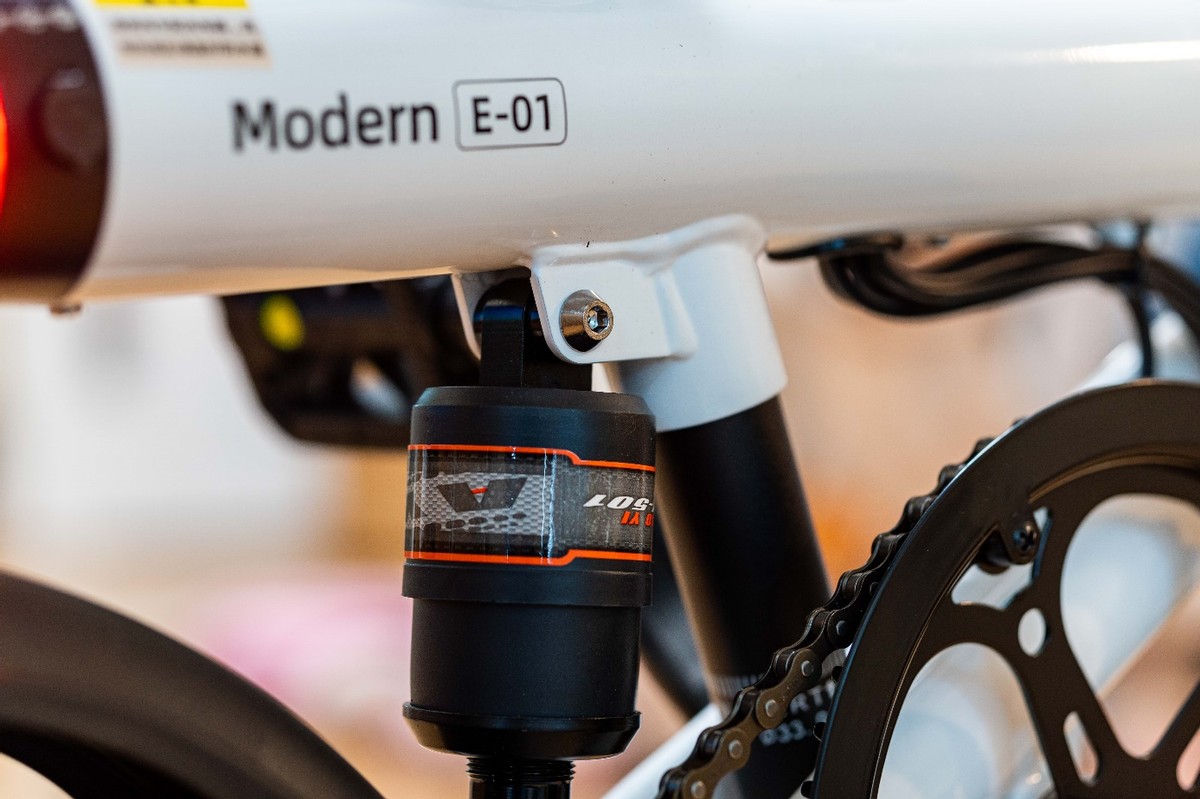 1.6K入手伪装成折叠自行车的电瓶车——京东京造ModernE-01