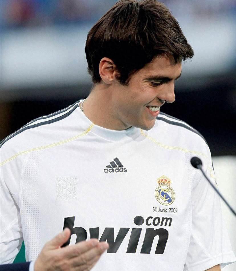 足球巨星卡卡巅峰时期有多强,卡卡不踢球原因