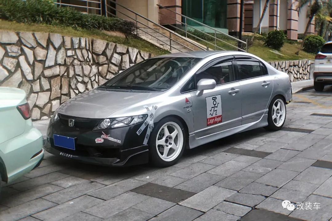 马自达323玩漂移,马自达323狂飙