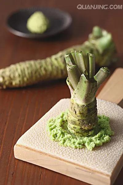 芥末山葵辣根同时放到嘴里,芥末辣根山葵