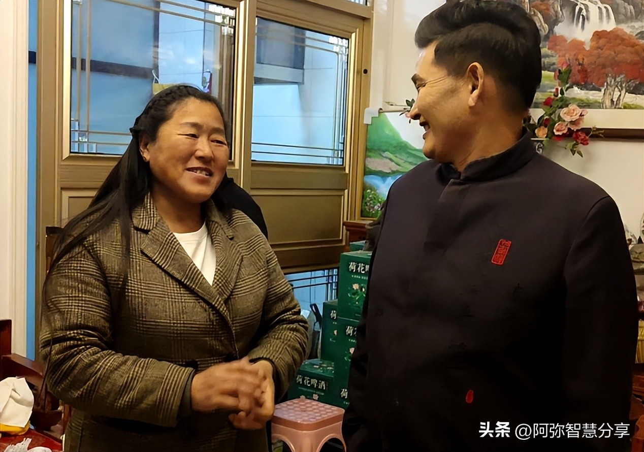 母亲节，陈萌买表送婆婆，得知价格，才知她为什么能赢陈亚男！