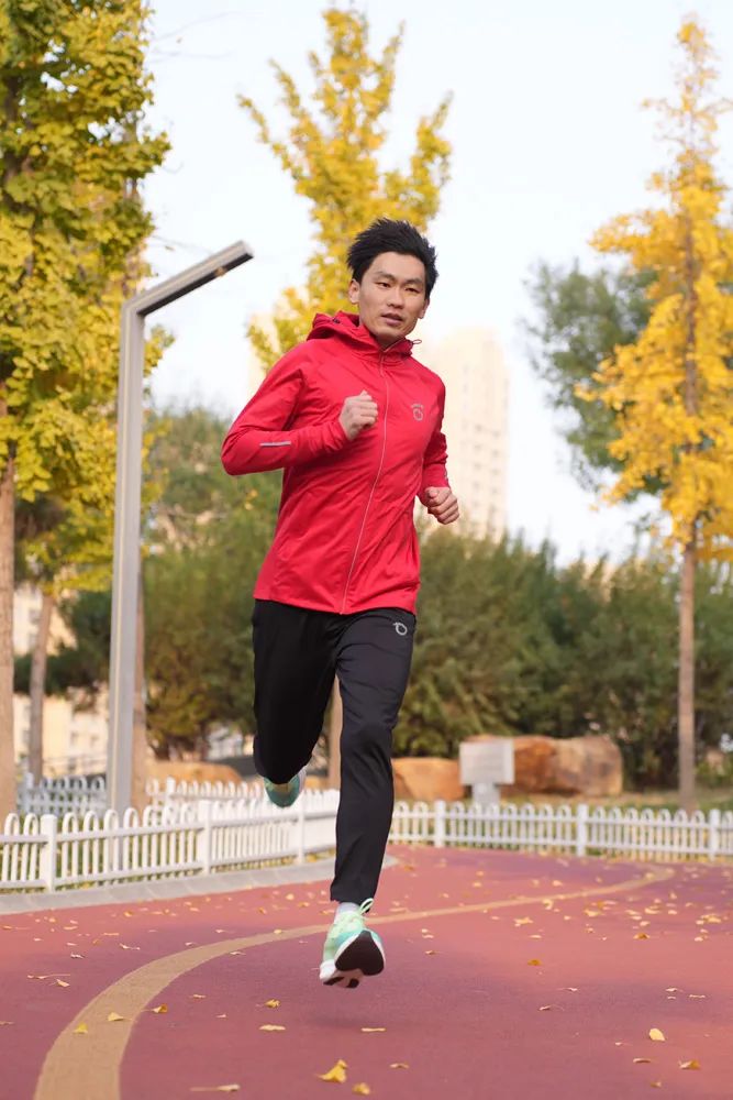 马孔多倚天箭跑鞋适宜人群,马孔多倚天箭属于全碳板跑鞋吗