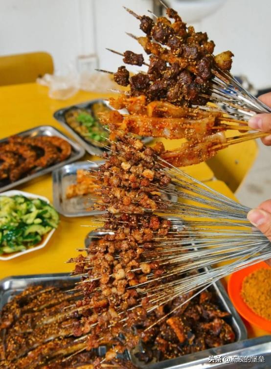 东北冻梨是南方人的暗黑美食,东北的美味特色菜