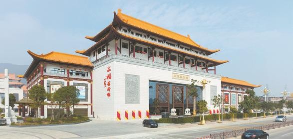 潮起潮涌千帆竞渡,春潮澎湃百舸争流