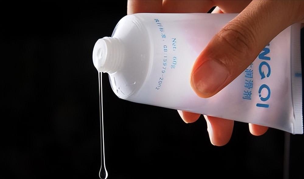 夫妻生活时,使用润滑剂对身体有害吗?医生:做好4点,避免伤害