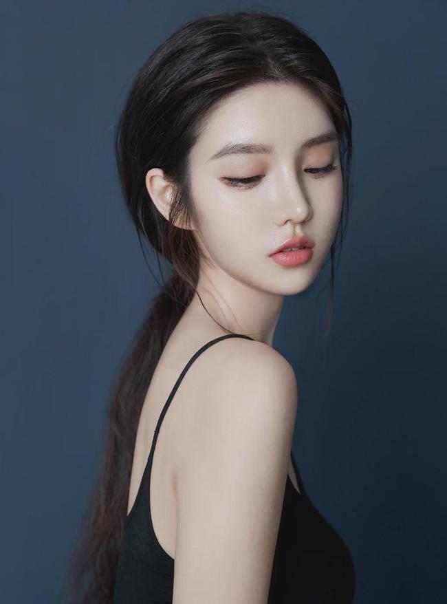 怎样淡化唇纹润唇,8种减少唇纹美白润唇的小技巧