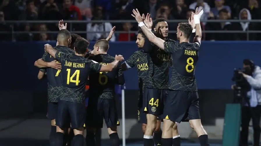 大巴黎3比2胜莱比锡梅西集锦,梅西世界波助大巴黎逆转图卢兹