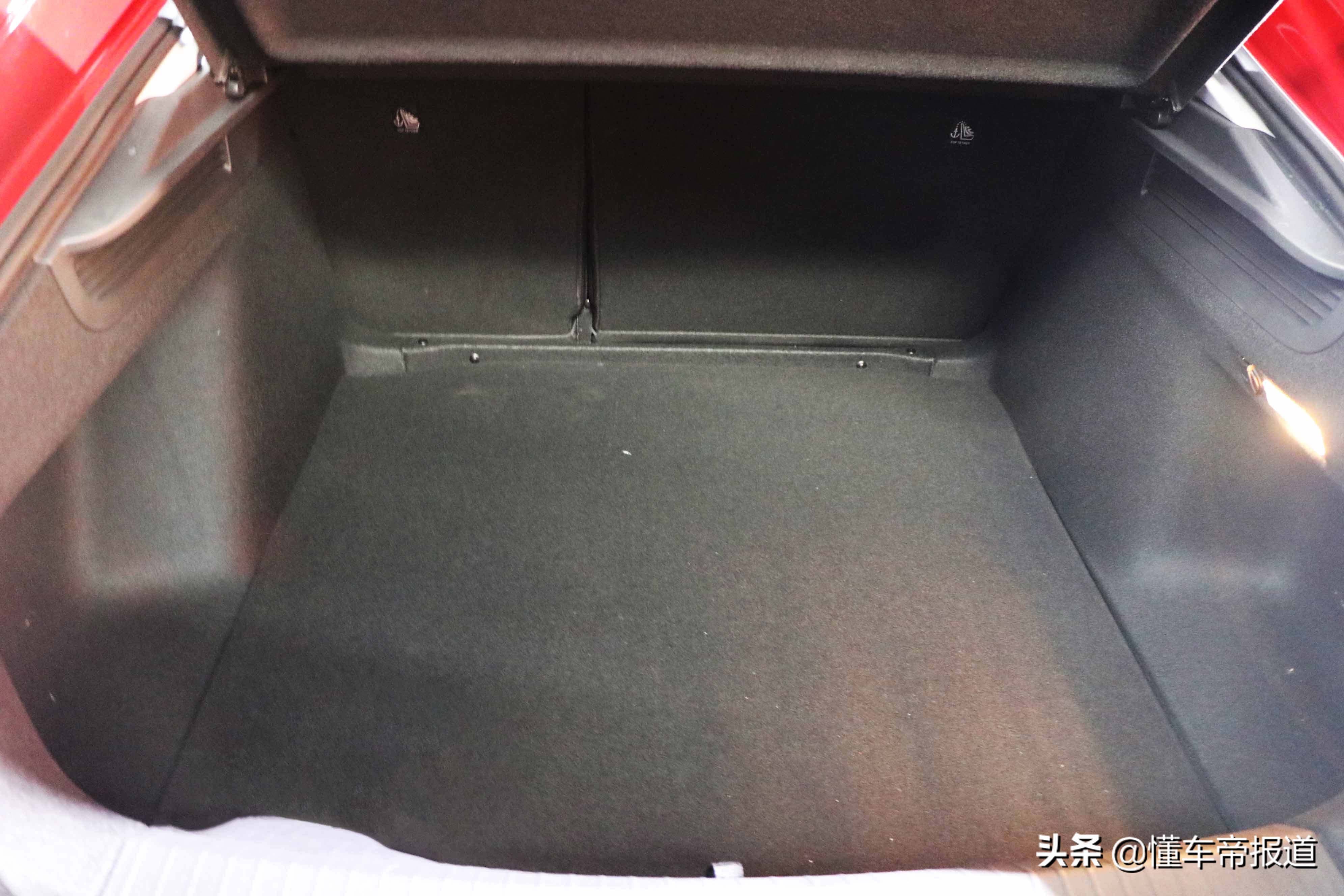 大众cc新款曝光,cc凌渡掀背式