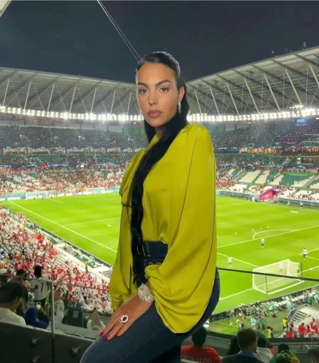 乔治娜是世界上最幸福的女人,乔治娜22岁遇到了人生挚爱