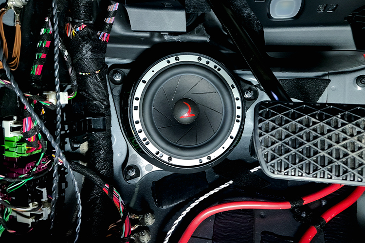 奔驰gle改英国之宝音响,奔驰gle升级音响