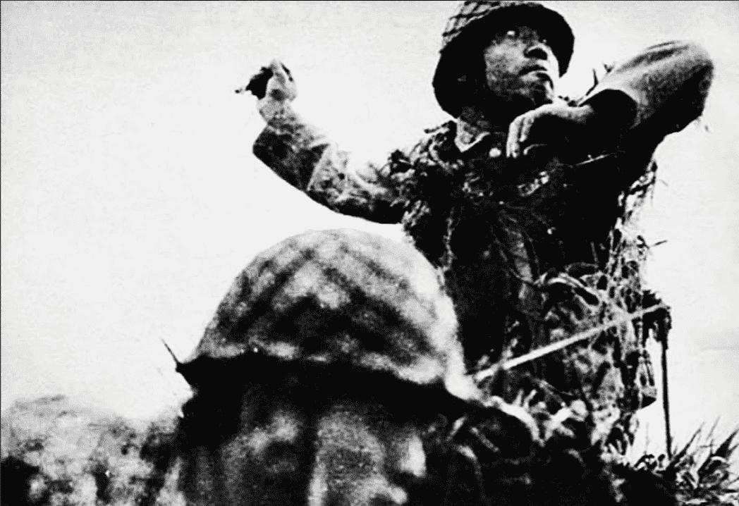 日军日记：*安妇慰**不服从管教，我很愤怒，用*刀刺**插入她的*体下**