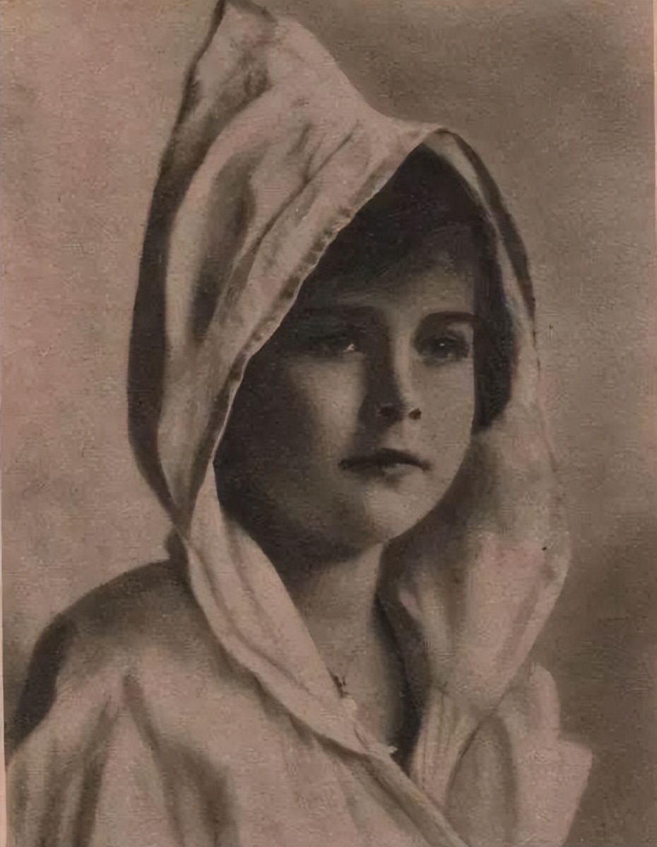 好莱坞奇女海蒂：首创赤裸出镜，晚年迷上偷窃，却被捧为WIFI之母