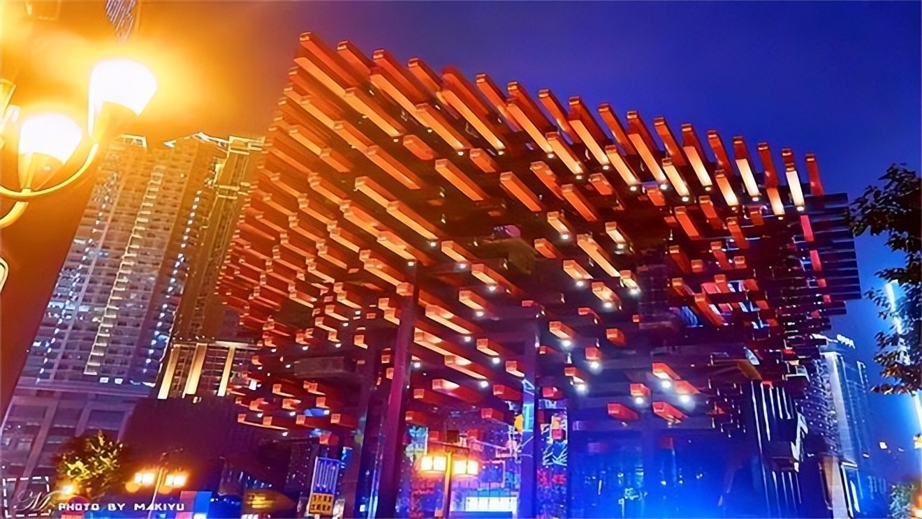 成都和重庆哪个地方更值得旅游,成都和重庆哪个更适合旅游