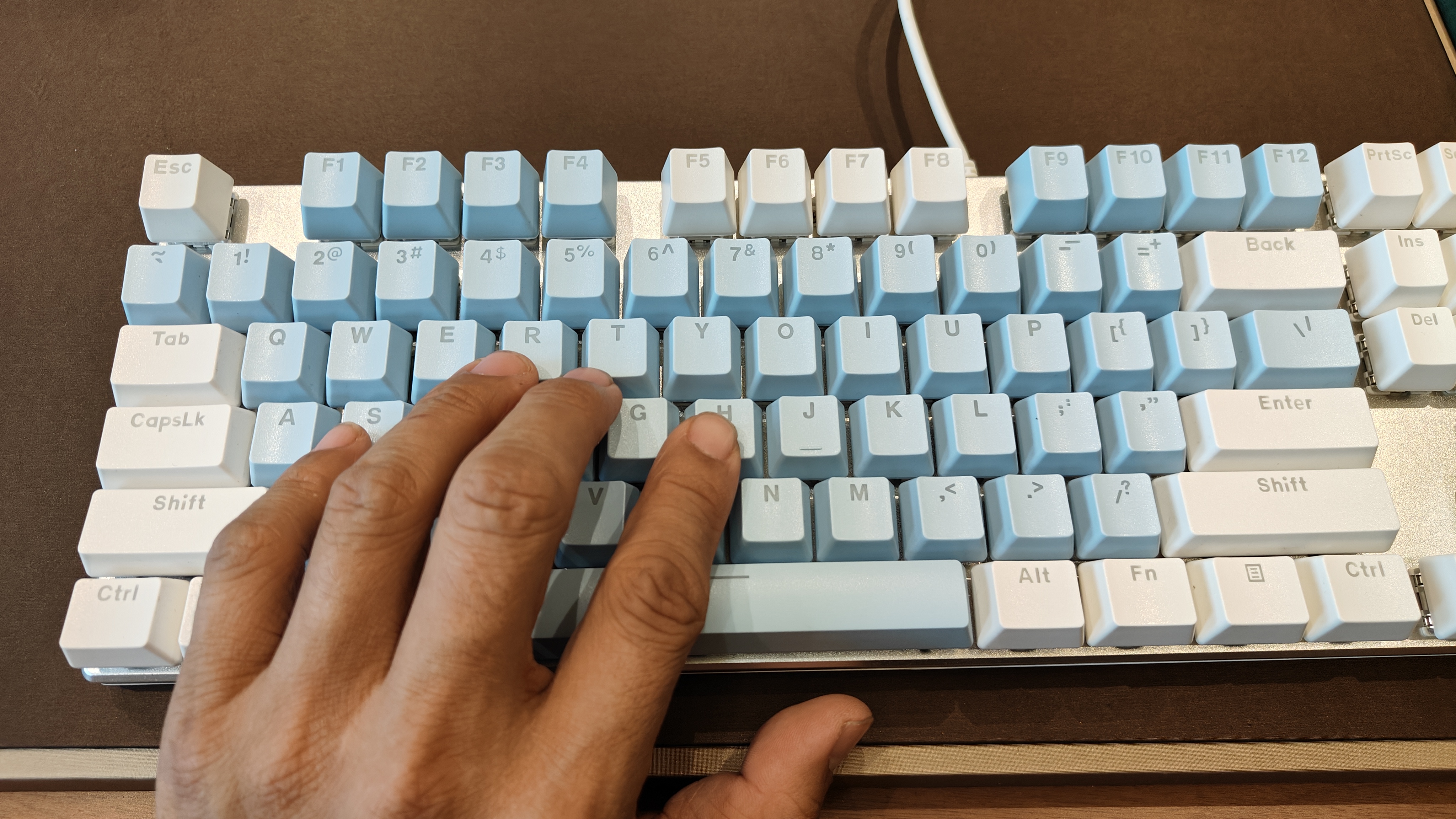 ek815达尔优键盘怎么跟着音乐发光,达尔优ek815怎么让键盘全亮