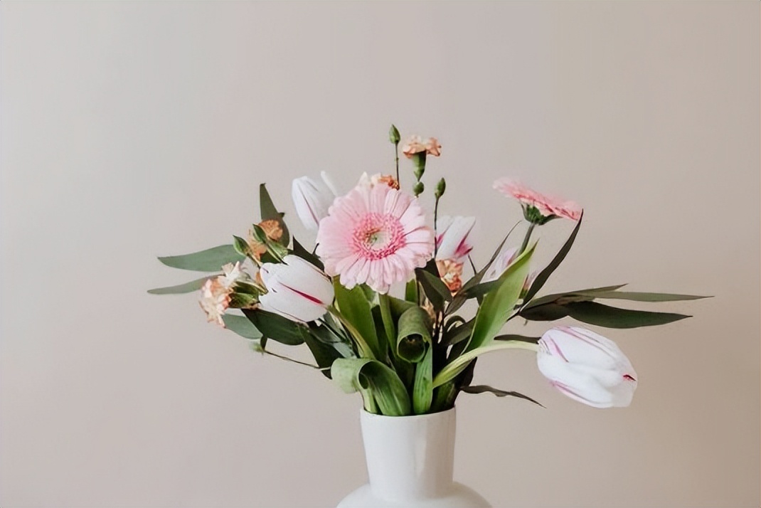 退休后哪三件秘密不告诉外人,退休以后一定要扔掉这三样东西