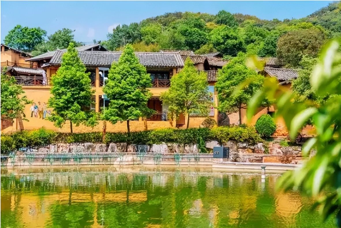 云南昆明繁华的地方,云南昆明必去的几个地方