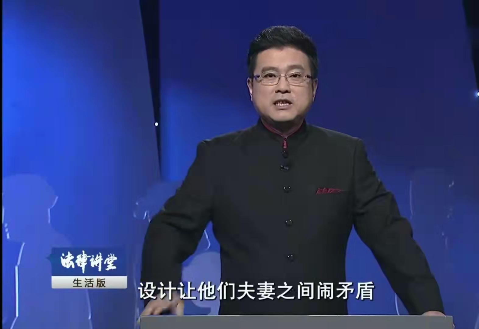 女子抓老公出轨闺蜜,女子抓丈夫出轨闺蜜