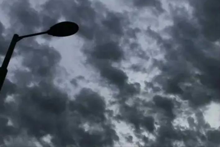 许嵩曾经火遍全国的网络歌手,许嵩能成为三大巨头的原因