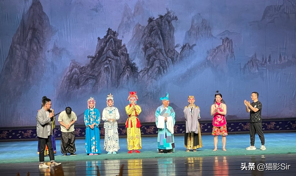 郭德纲和谁同台演出京剧,郭德纲版京剧