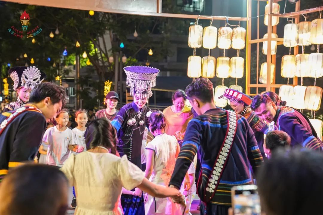 浜浉鎴愰兘杞﹀睍,浜浉鎴愰兘