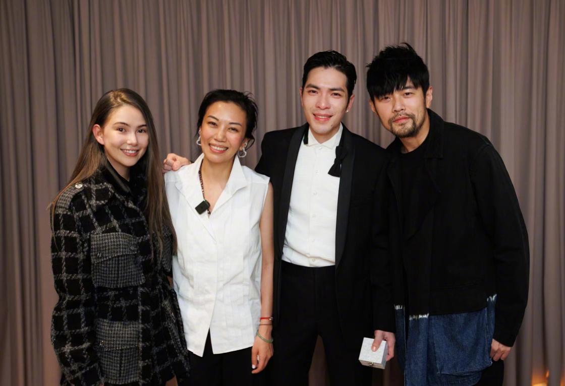 萧敬腾求婚成功先从经纪人开始,萧敬腾求婚50岁经纪人首次现身