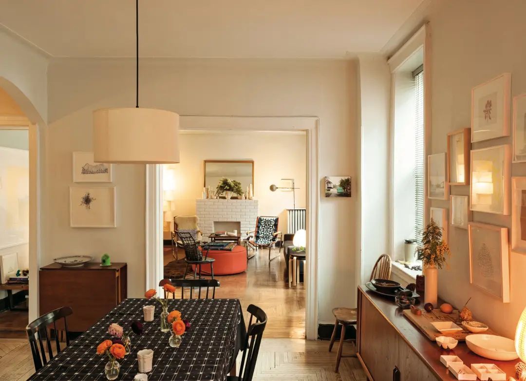 结婚照挂在卧室哪个位置好,结婚照挂在什么地方最合适