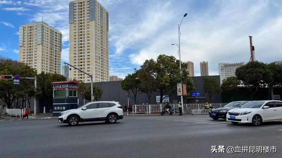 大华在云南那么猛有无风险？一二一大街项目已建起围挡