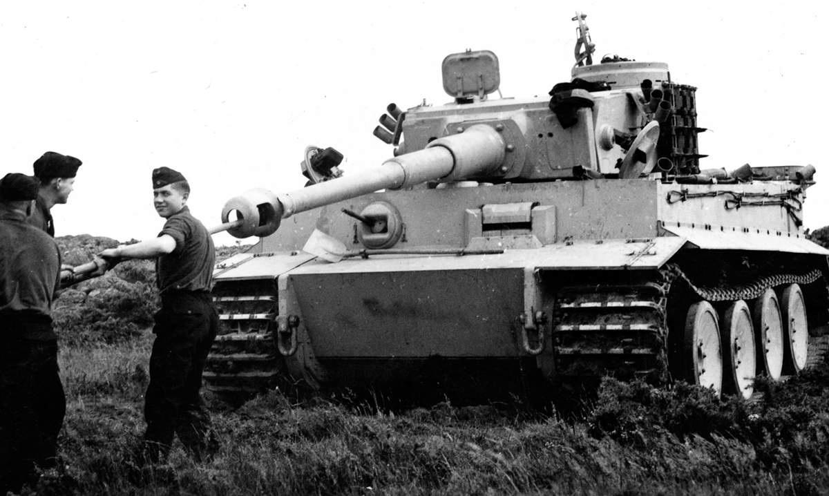 硬核模式武器战输出手法教学,硬核军事解说