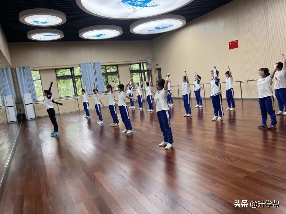 今年夏天，我们“艺”起到成都七中！