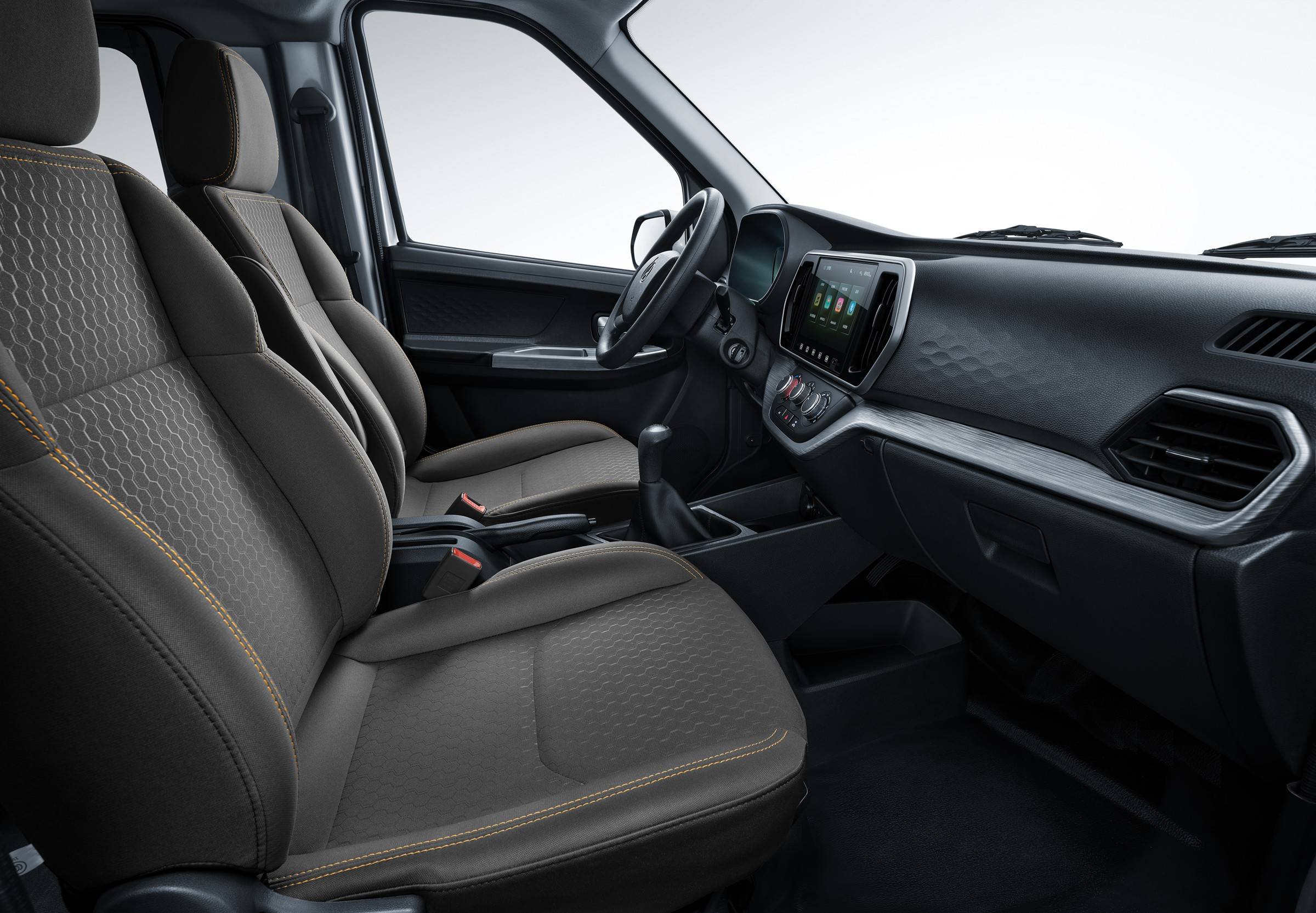 长安睿行m60新能源六座用车体验,新能源长安睿行m60试驾