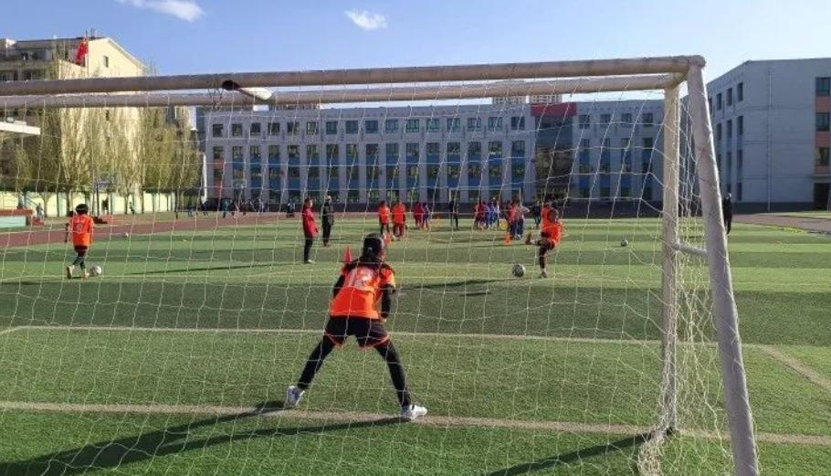 内蒙古包头市青山区北重四小,包头北重四小和和平小学