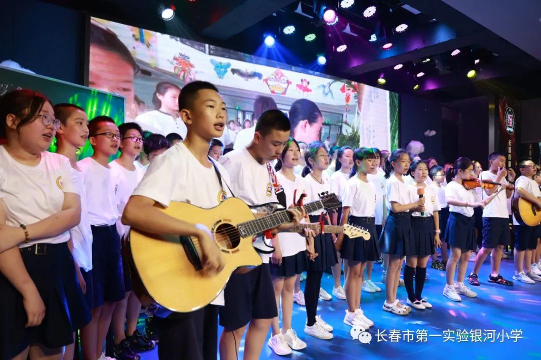 小学毕业典礼的超燃视频,最棒的小学毕业典礼