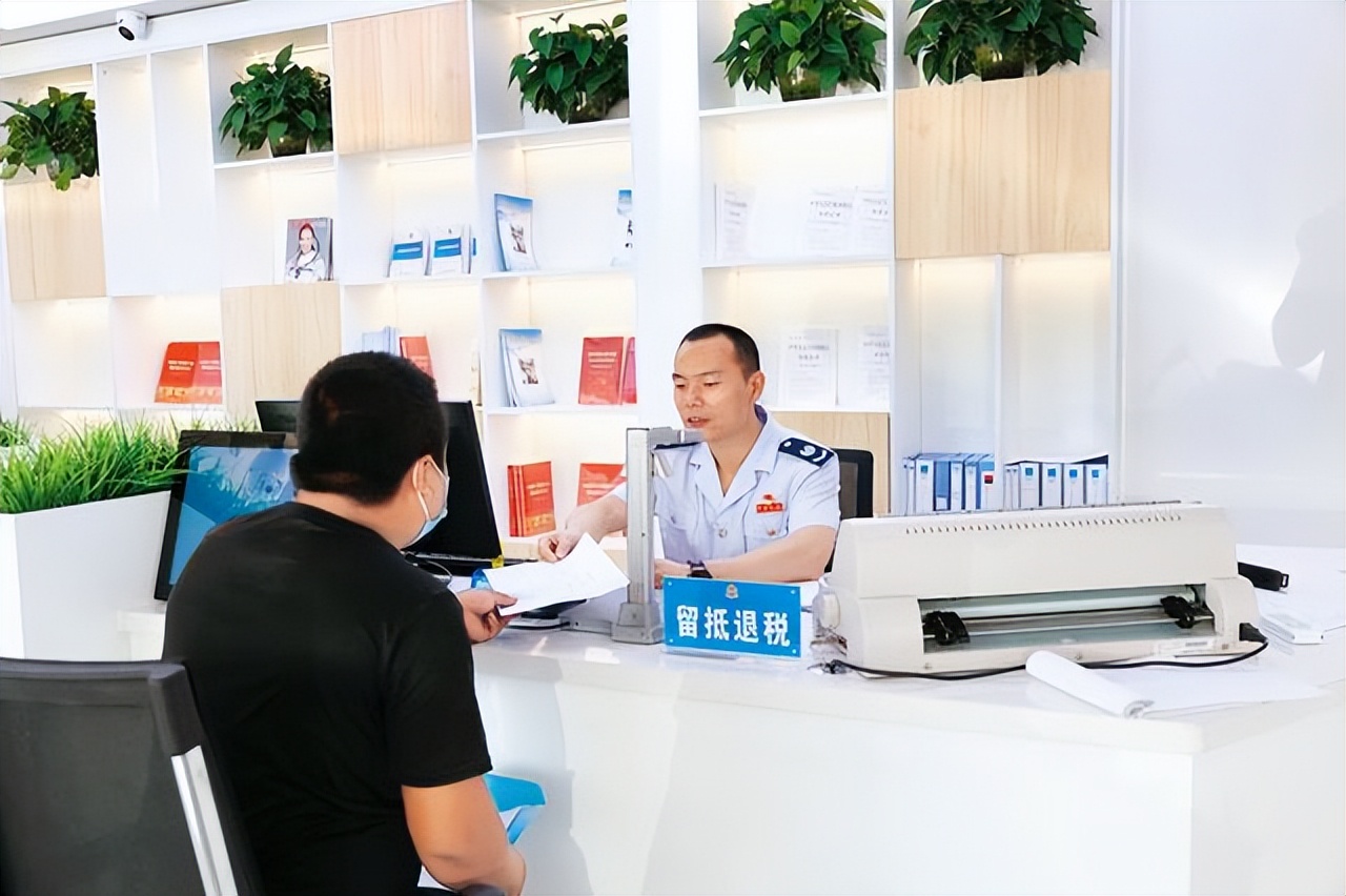 税务局严格落实政策优化纳税服务,税务局精细服务降低涉税风险措施