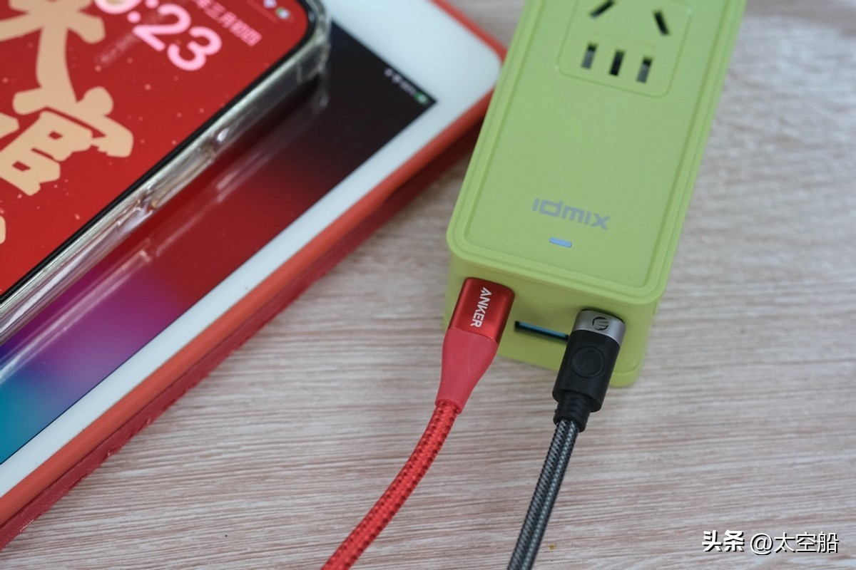 绿联氮化镓100000w智充魔盒,绿联氮化镓充电器100w智充魔盒