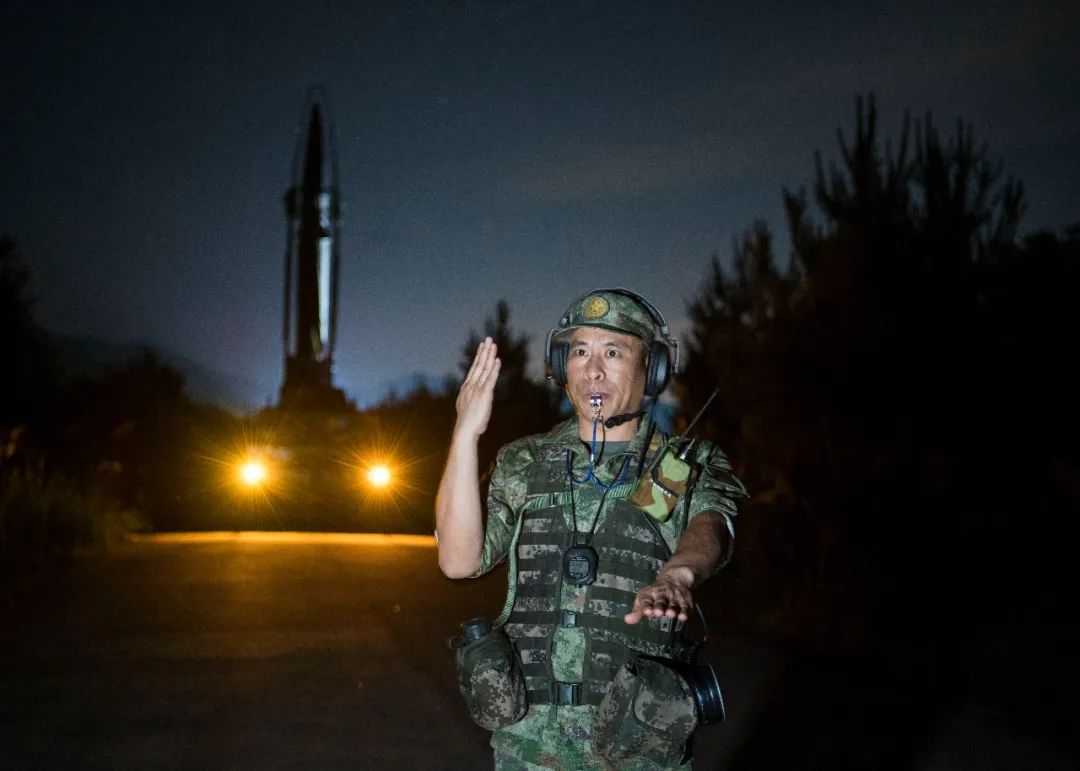 起床做一个快乐的人,起床做个积极向上乐观的女人