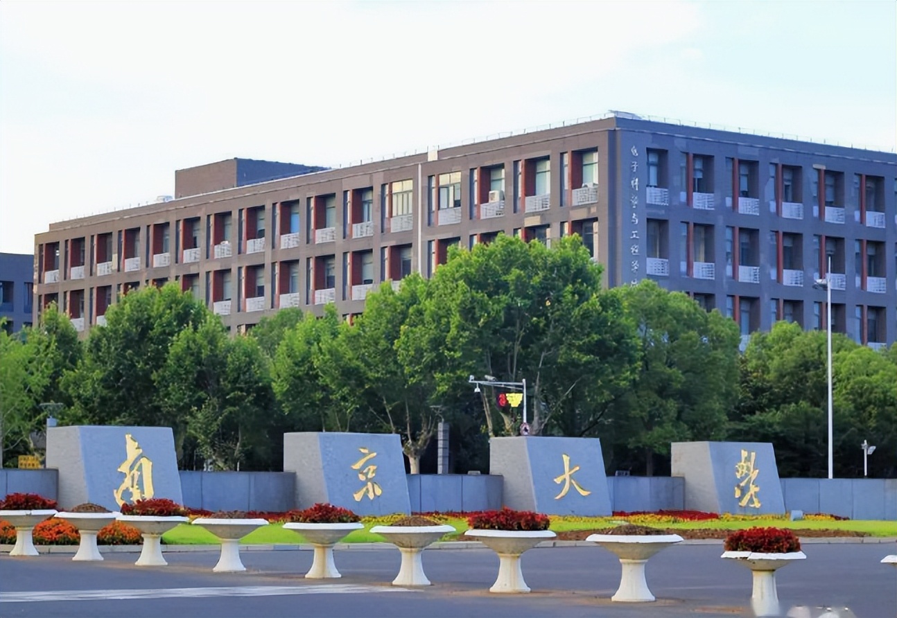 你读研我读博,女学霸边读研边赚17万