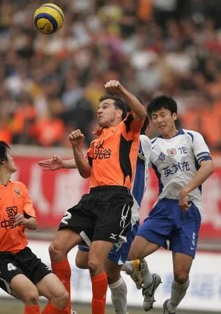 重温鲁能2010夺冠,重温2005年足协杯联赛之鲁能泰山