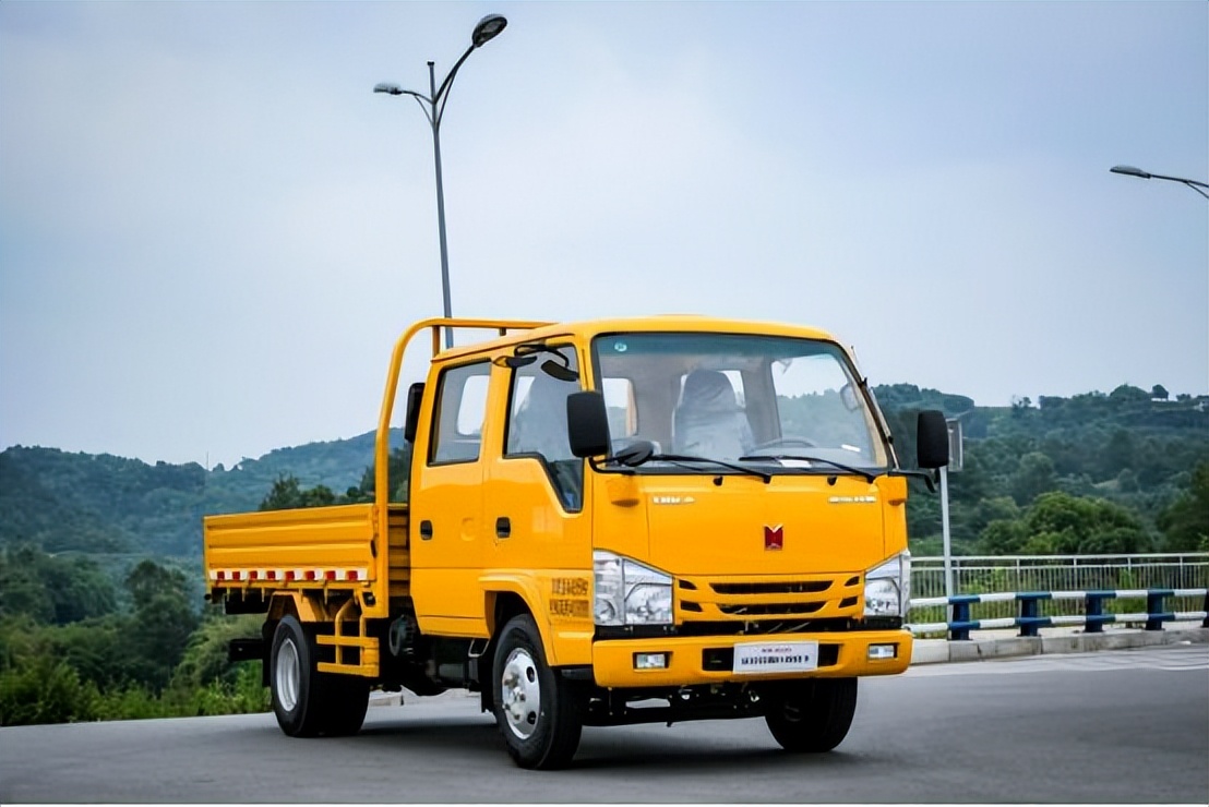 庆铃铃咖2.0轻卡油耗多少,庆铃铃咖2.0l中体轻卡价格