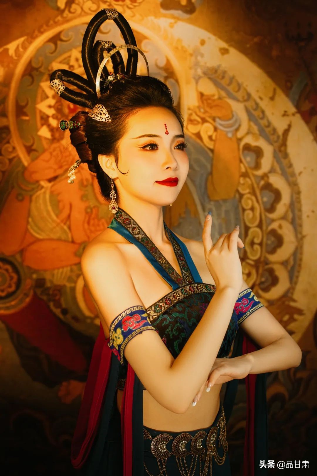 敦煌遇见飞天小姐姐,带你走进敦煌莫高窟