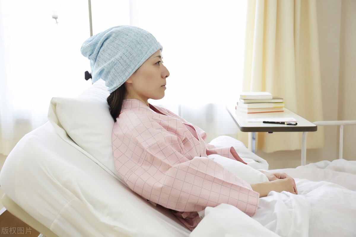 外阴肿胀应该吃什么药,外阴左侧红肿怎么治疗