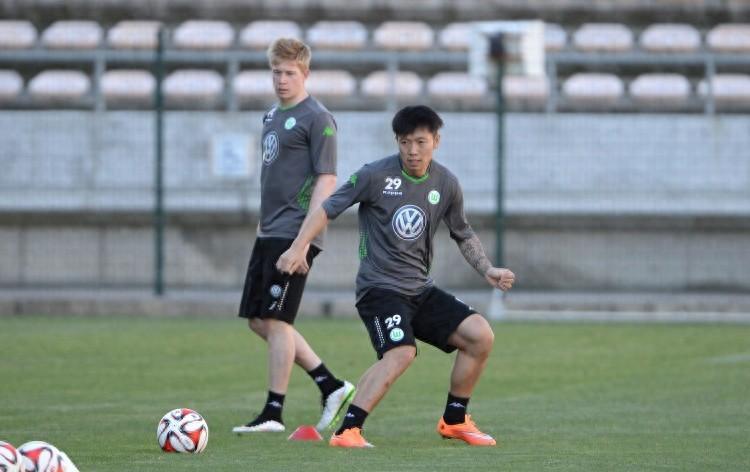 张稀哲vs德布劳内二番战完整版,张稀哲德布劳内比赛