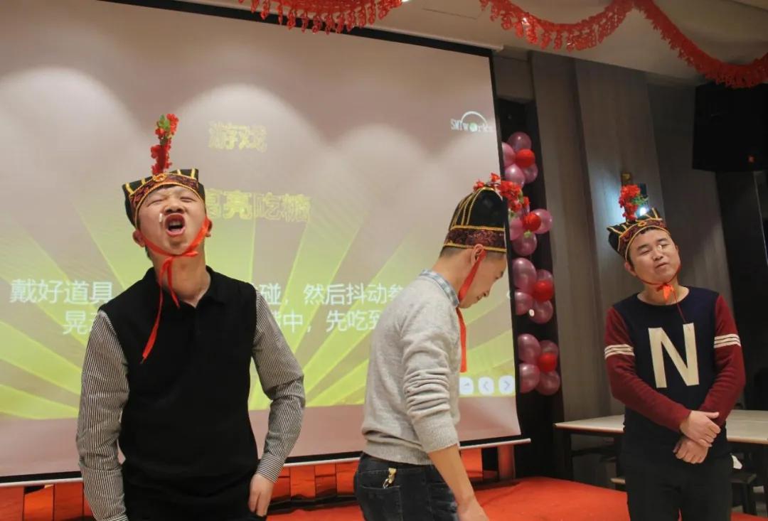 趣玩团建游戏,趣味团建游戏玩法