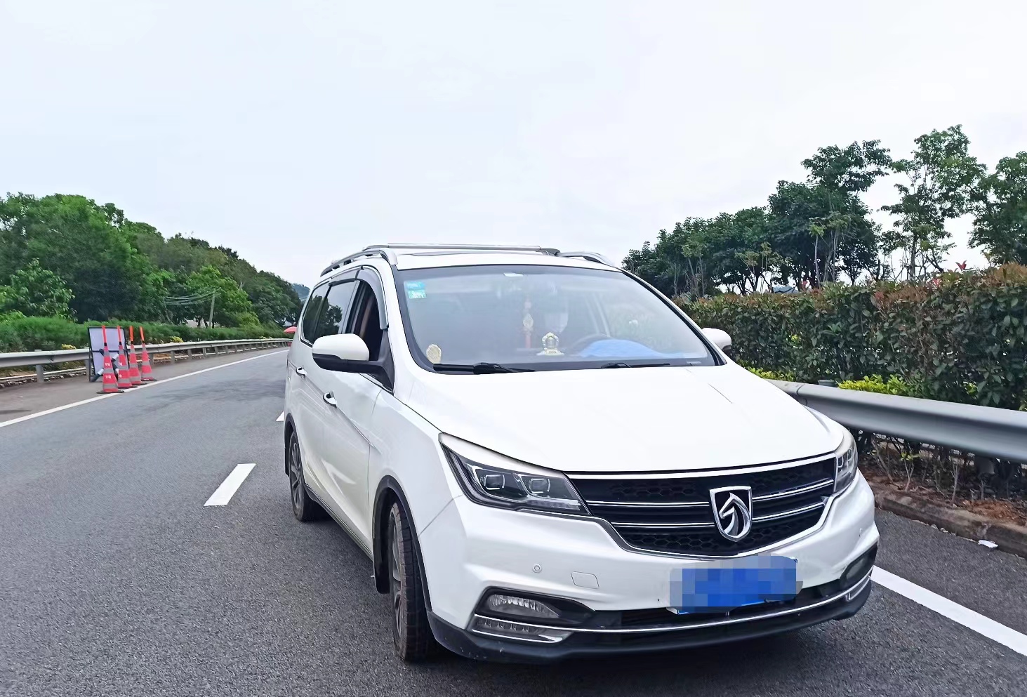 高速口查获一部安溪来厦涉嫌非法营运车辆,执法部门提醒:这类车辆车况差、安全性能没保障,请勿乘坐!