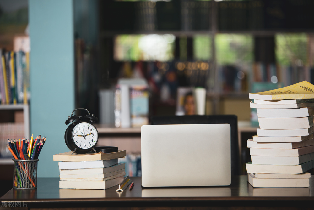 算命的用什么书起名,如何给自己的书起名