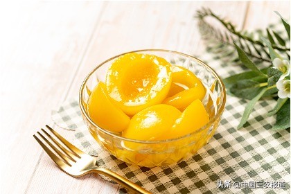 黄桃罐头对发烧有缓解作用吗,如果感冒发烧吃黄桃罐头可以好吗