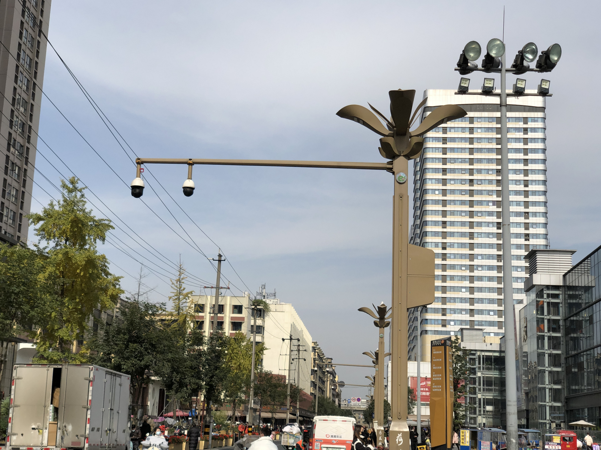 成都人的荷花池印象：逛的次数多了才会发现它具有强大的包容力