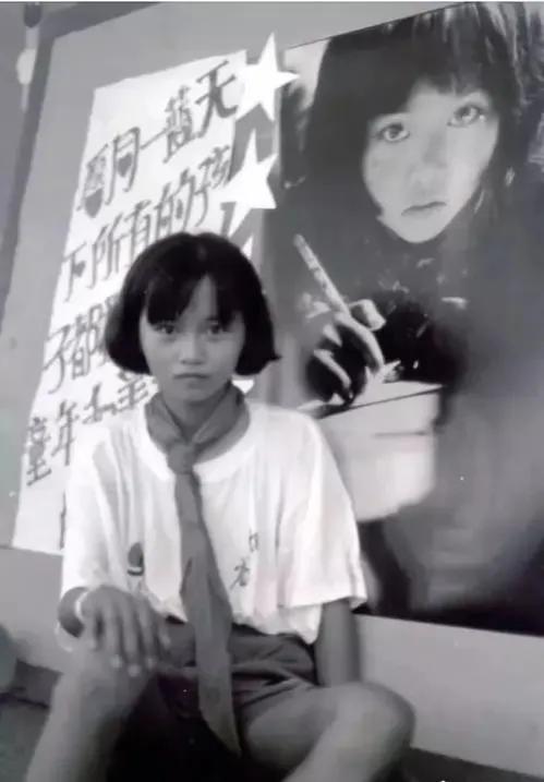 一张照片改变了这个女孩一生,一位改变山寨命运的农村女人