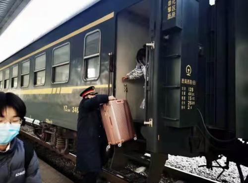 陕西公益小慢车,公益性小慢车走向百姓的小康生活