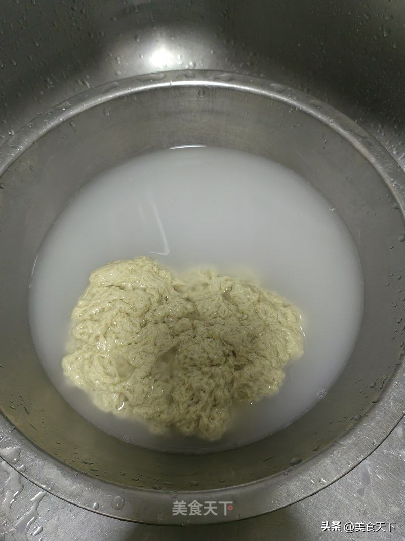 外面卖的凉皮是什么做的,外面买的凉皮还要煮吗